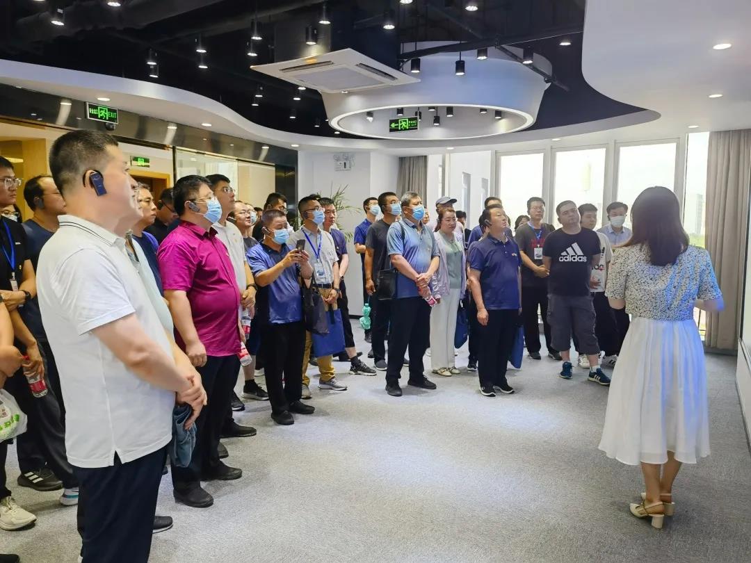 德州市深化放管服改革、優(yōu)化營商環(huán)境專題考察團一行蒞臨健培科技考察調(diào)研