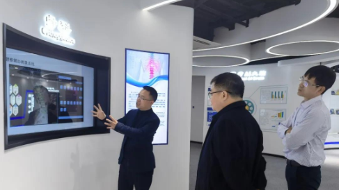 廣西產(chǎn)業(yè)技術(shù)研究院副院長杜文宏一行蒞臨健培科技、啄云智能考察調(diào)研